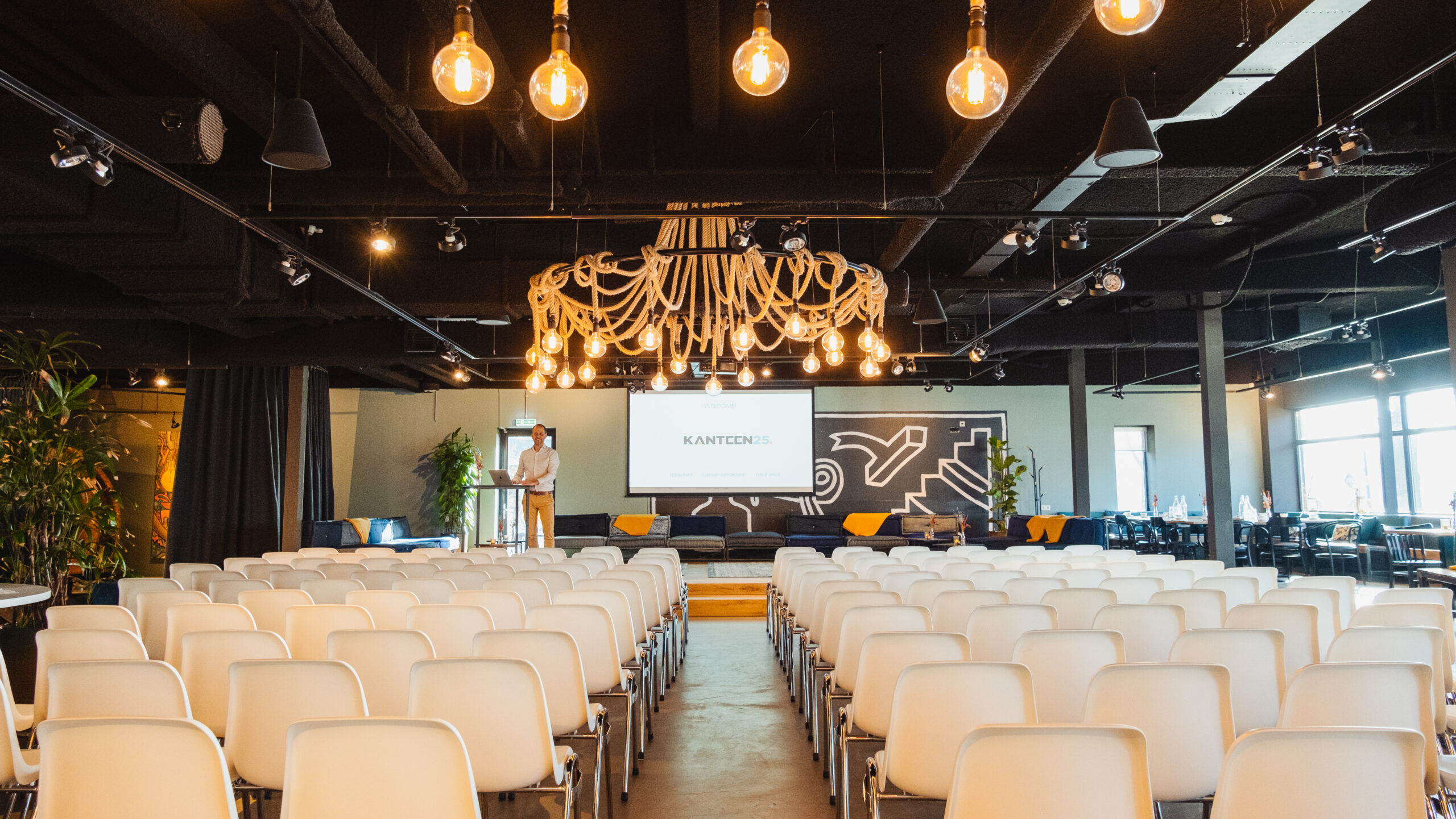 FULL VENUE